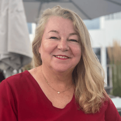 Lisa Sennhauser-Kelly